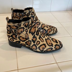 Blondo cheetah print waterproof bootie. Size 6.5.